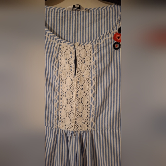 Crown & ivy medium floral embroidery lace blue and white stripe peplum top - Picture 5 of 9